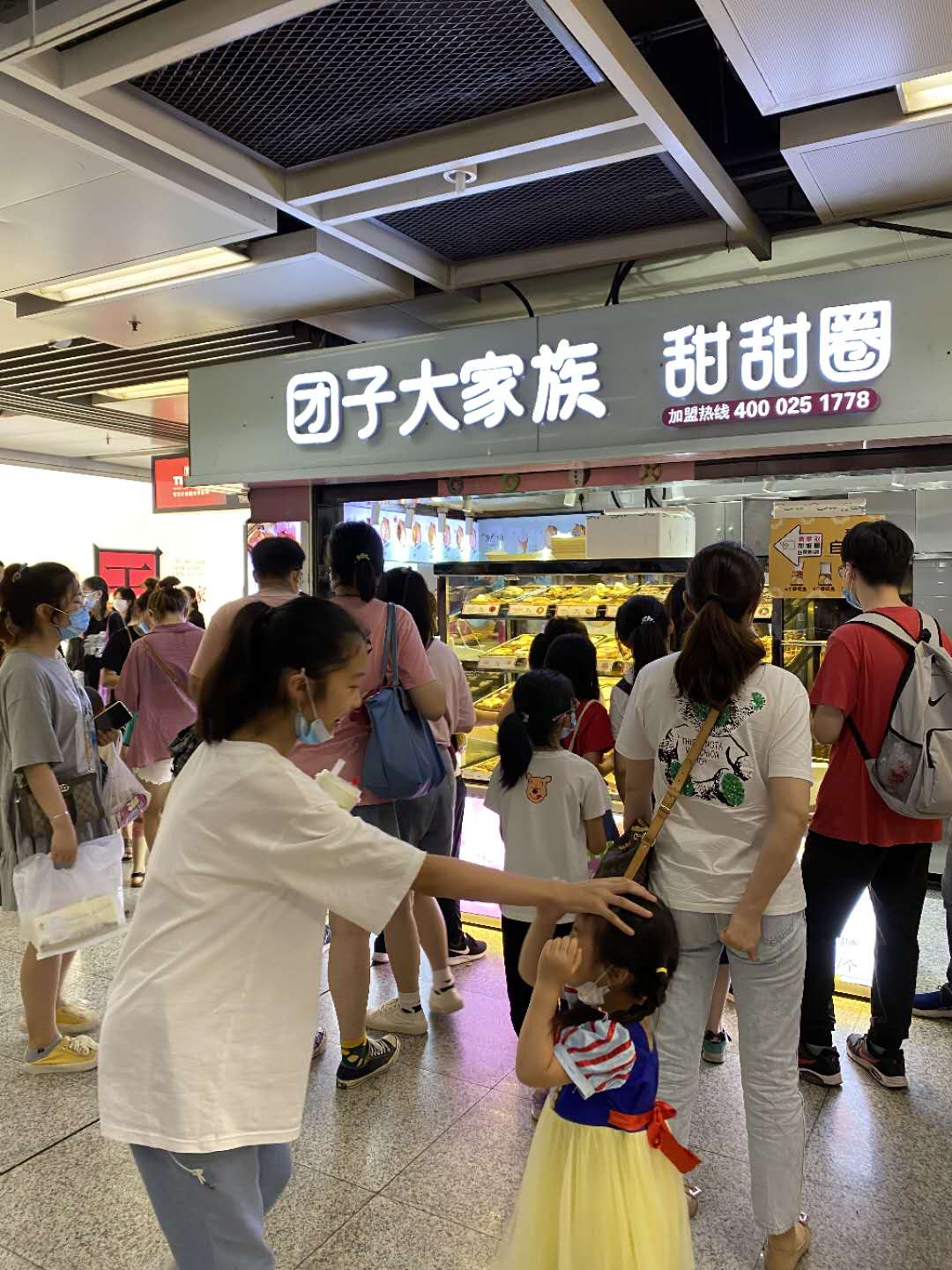 創(chuàng)業(yè)新模式-團子大家族甜甜圈加盟店七月三店同(圖1)